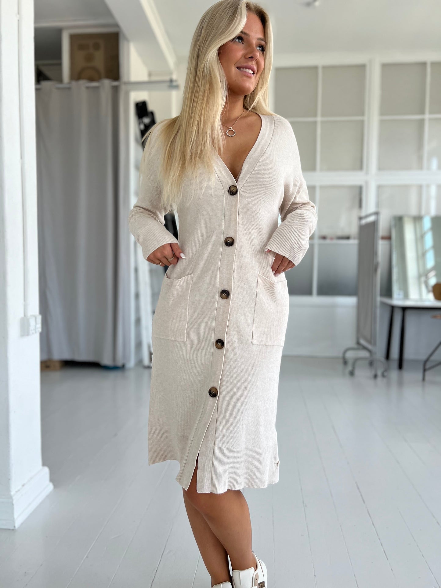 Moocci beige cardigan (8311)