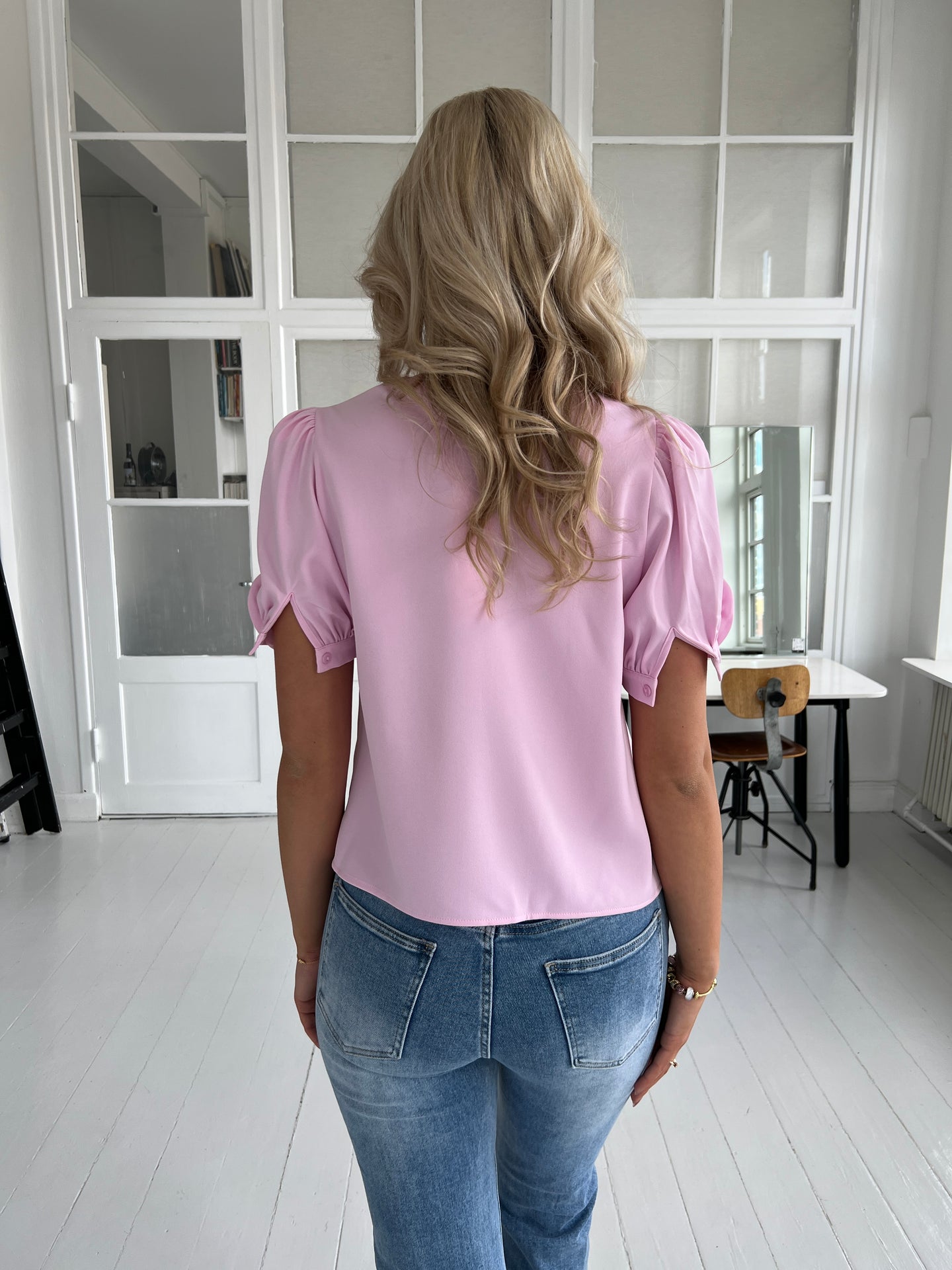 Elli White rose blouse