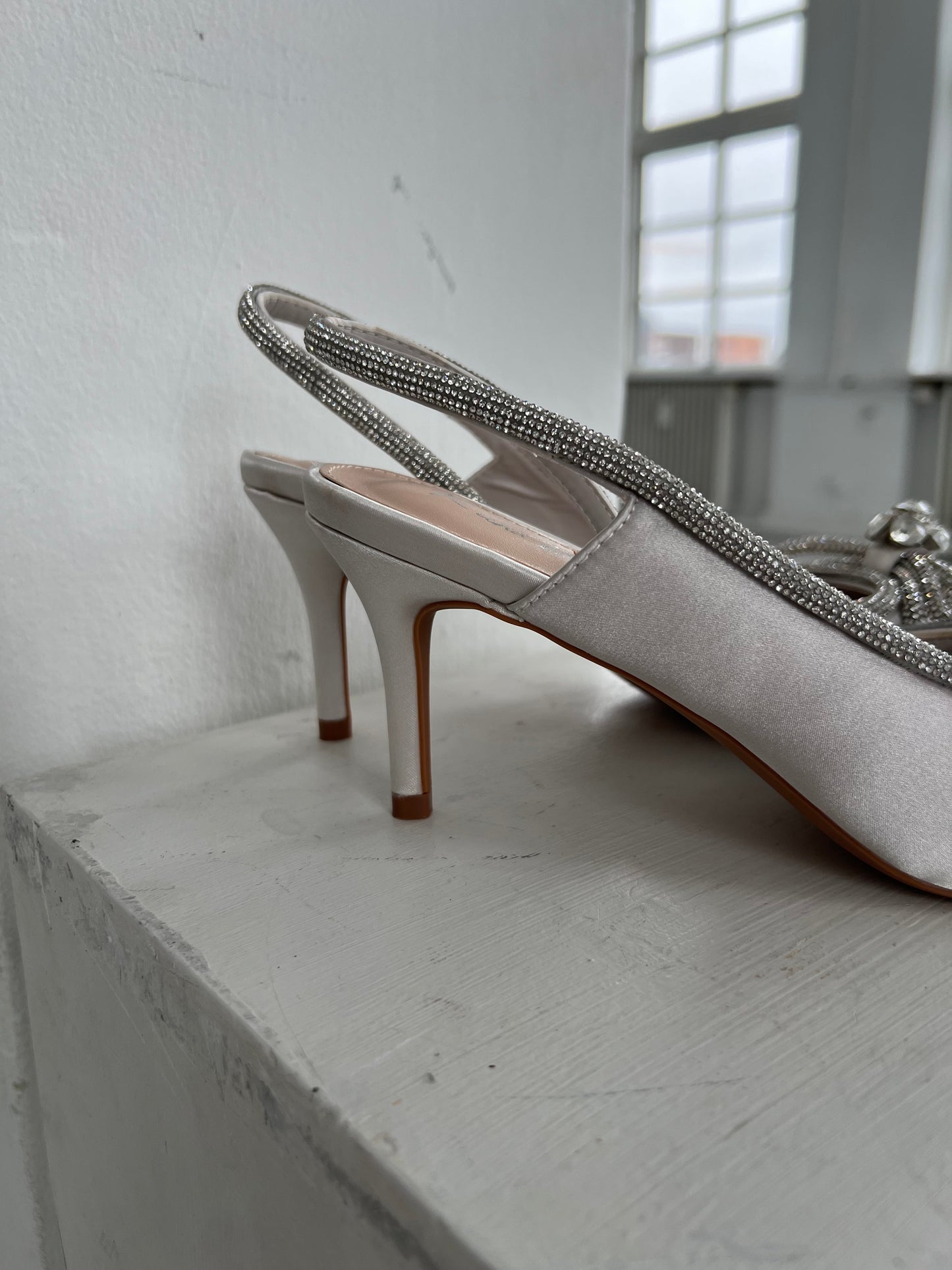 RandBe silver bow heels (611) fra webshoppen Aaberg Copenhagen