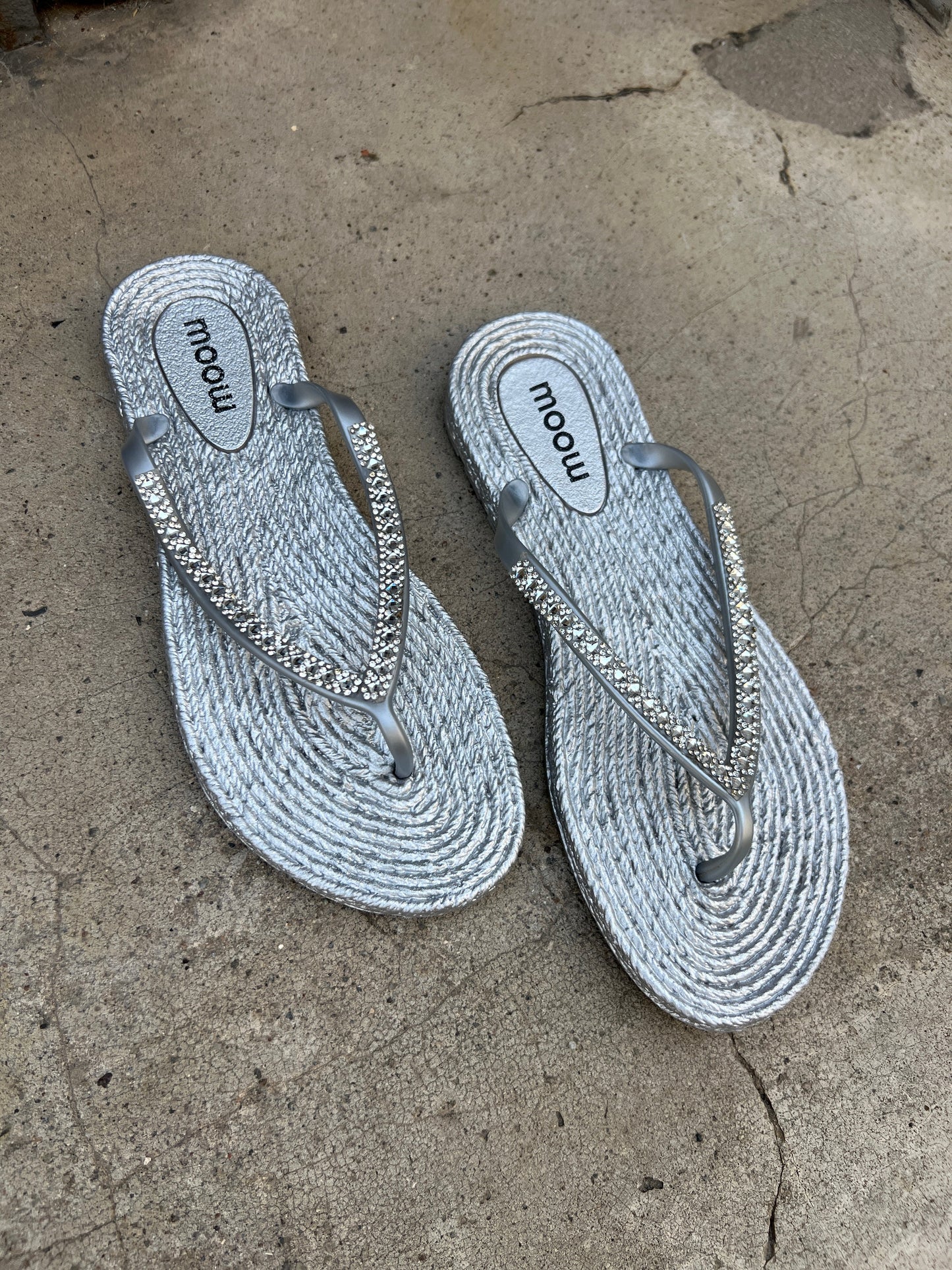 Moow silver flip flop