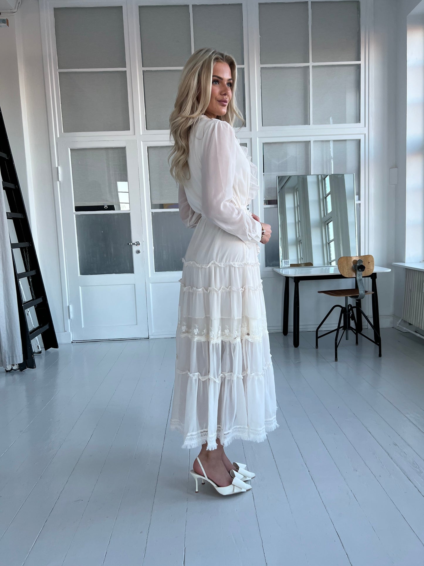 Flam beige chiffon dress