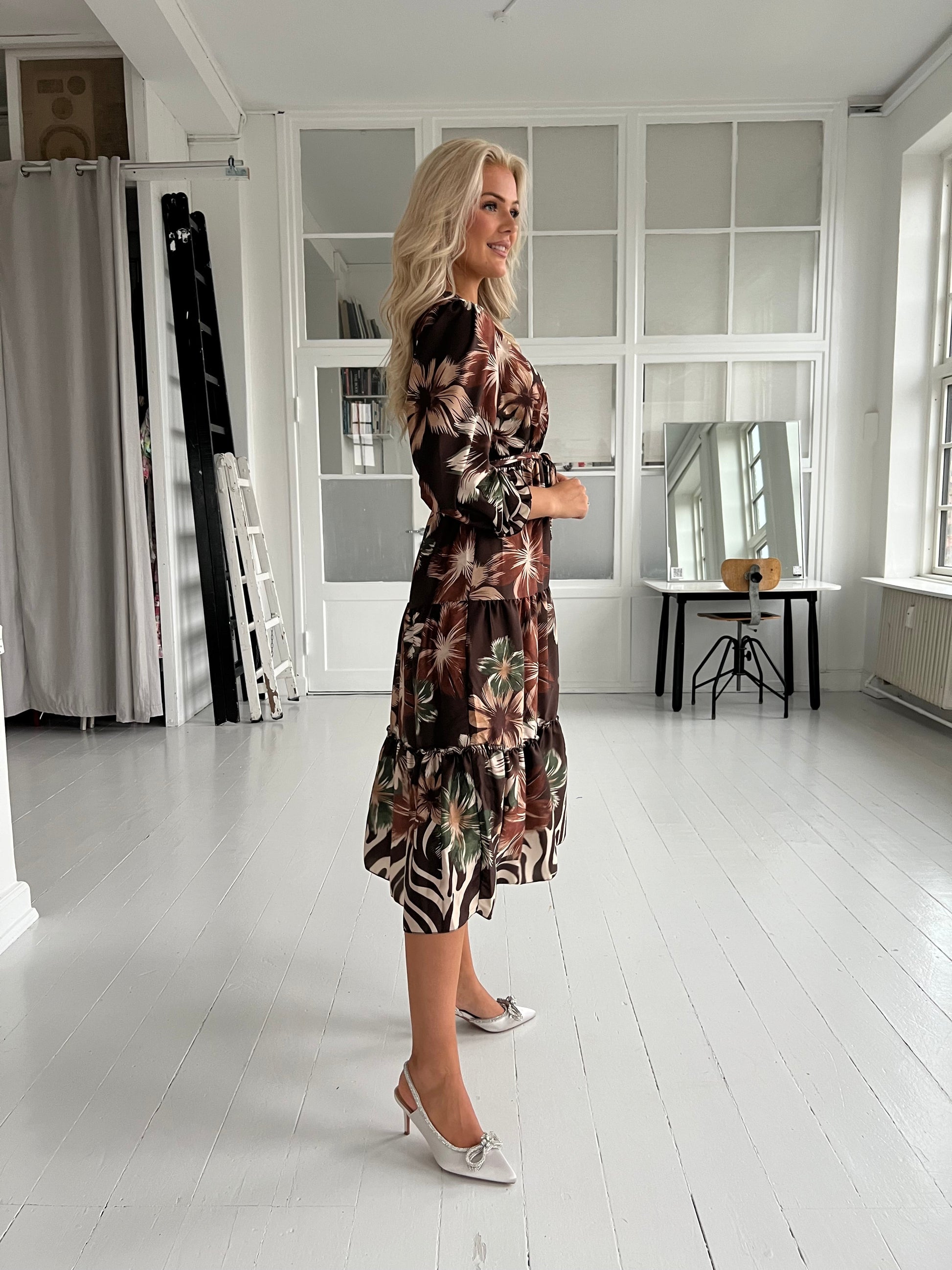 Bianca brown flower dress-kjole-Aaberg Copenhagen