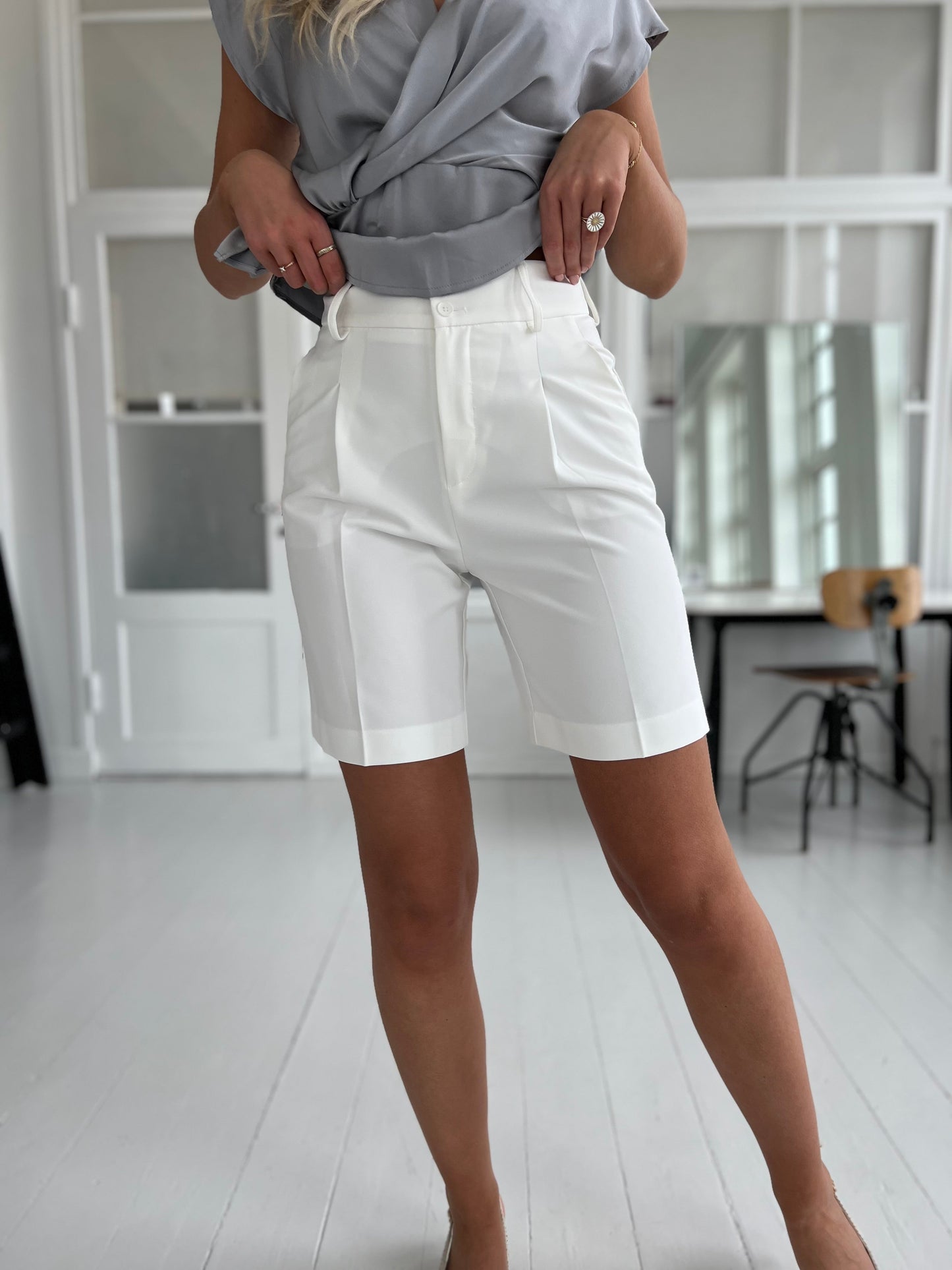 Attentif hvide shorts