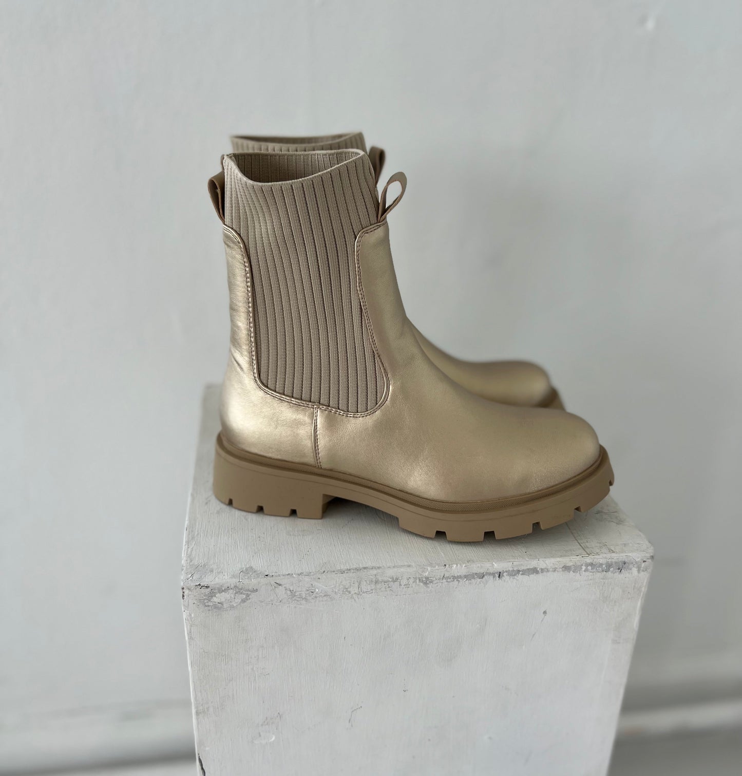 Covana golden boots (2106)