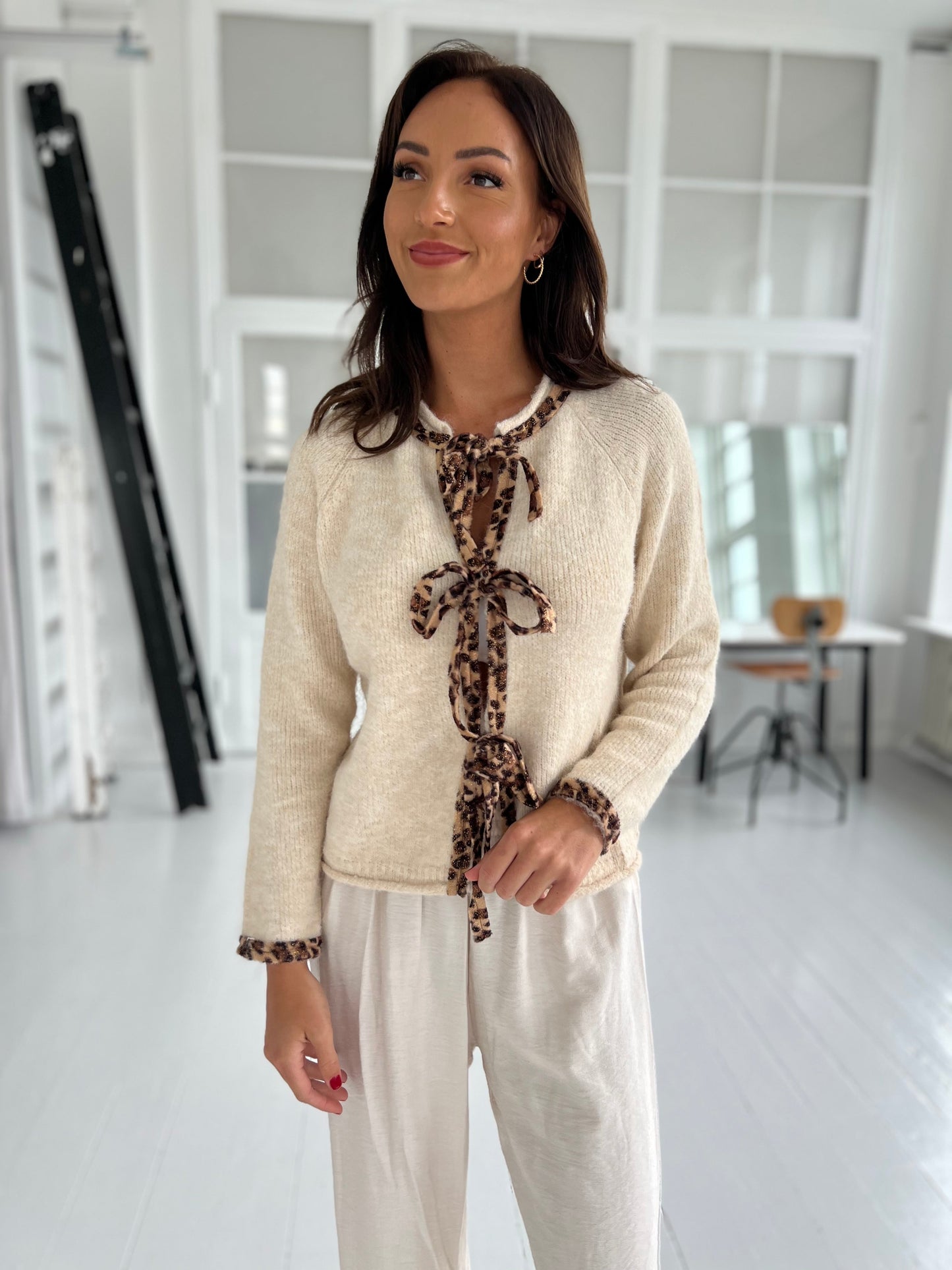 Azaka beige leopard cardigan ( 8274)