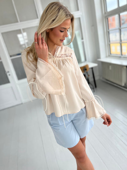 Azaka champagne blouse