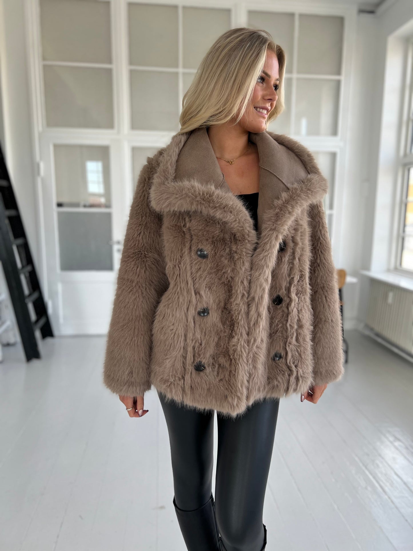 Flam taupe faux fur jakke (2213)