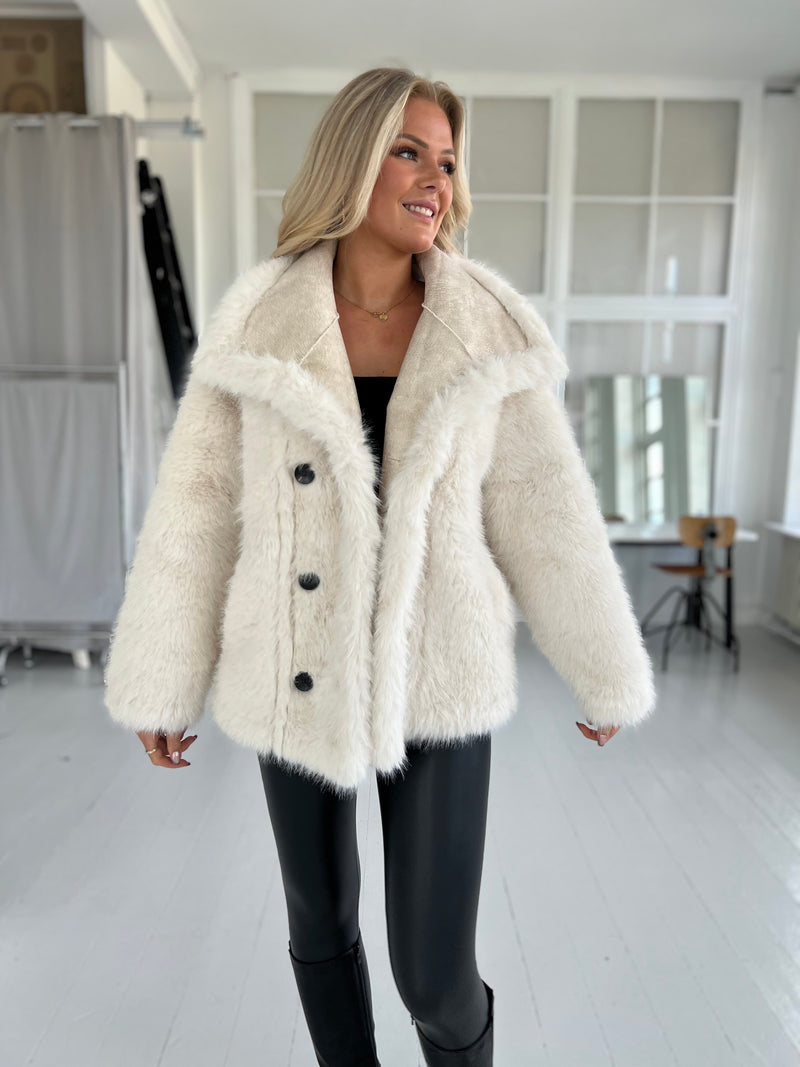 Flam beige faux fur jakke (2213)-jakke-Aaberg Copenhagen