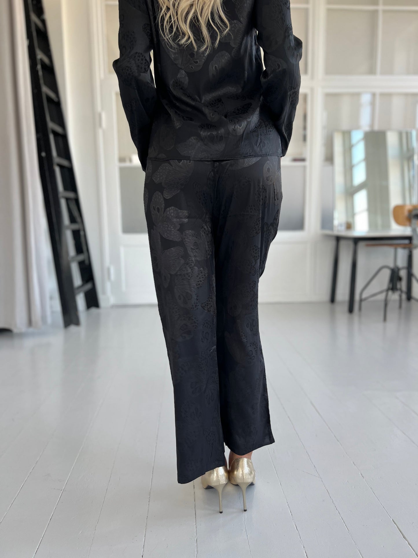 Lovie and Co black satin pants (4633)