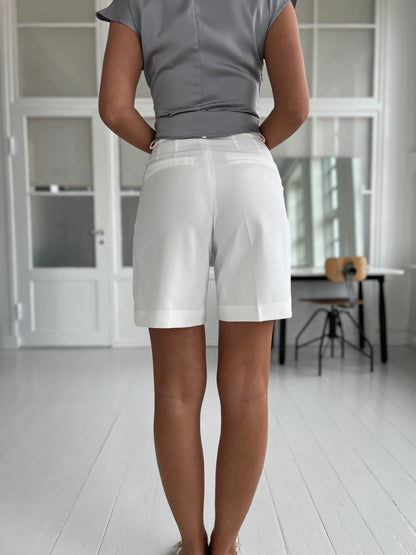 Attentif hvide shorts