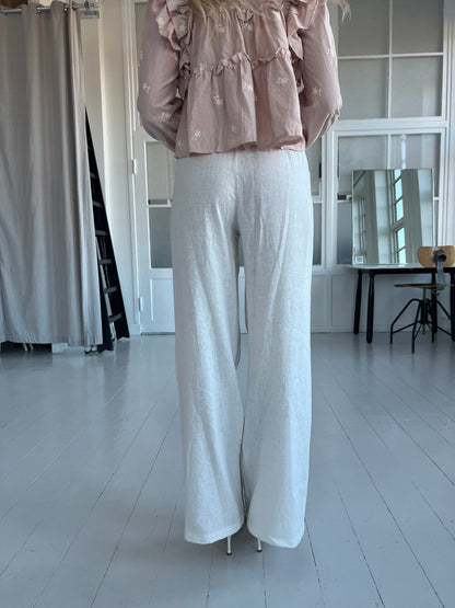 Eight Luxe white linen pants