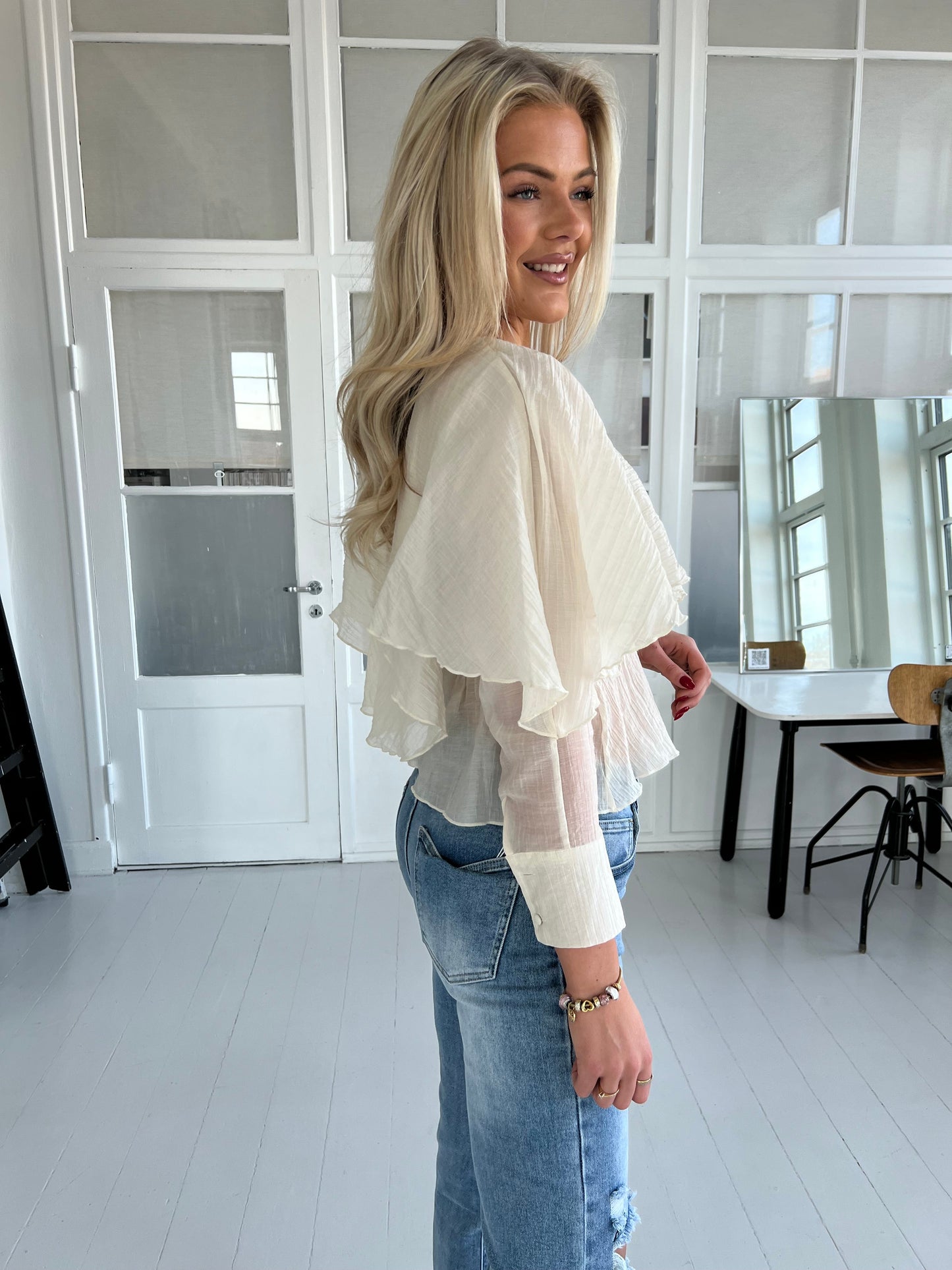 Elli white beige blouse