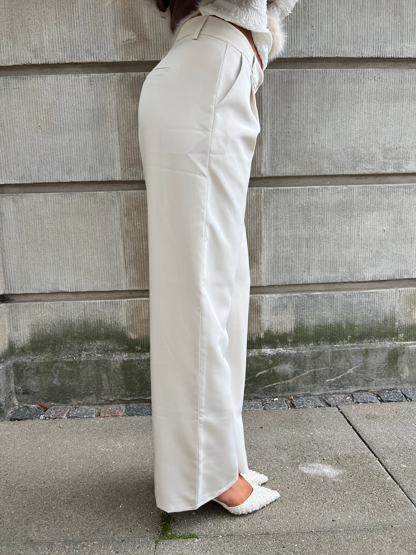 Eight Luxe cream trousers Long