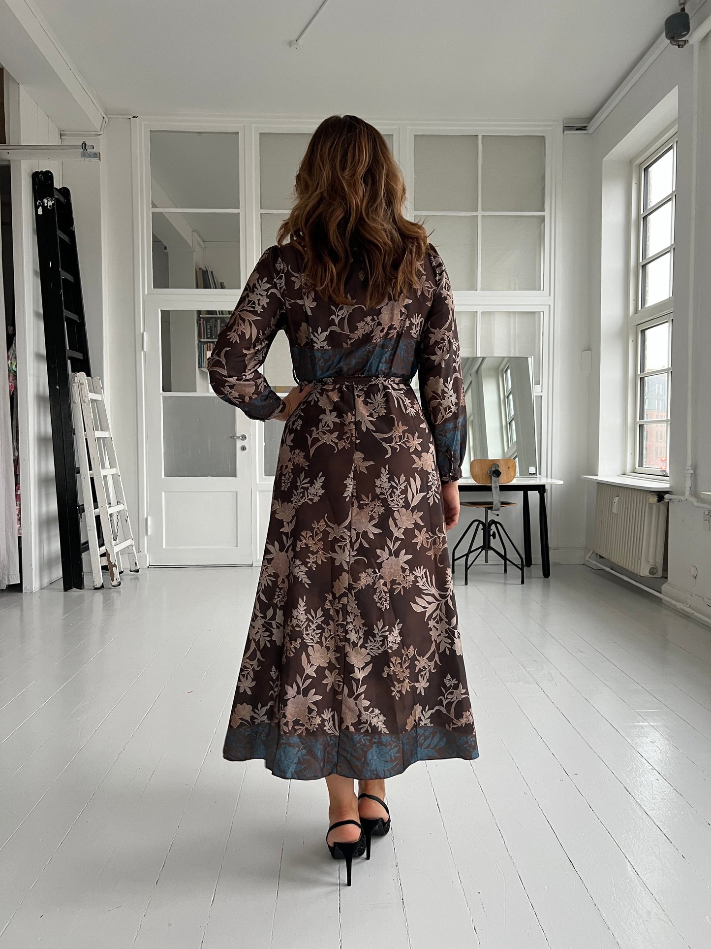 Bellice brown satin dress-kjole-Aaberg Copenhagen