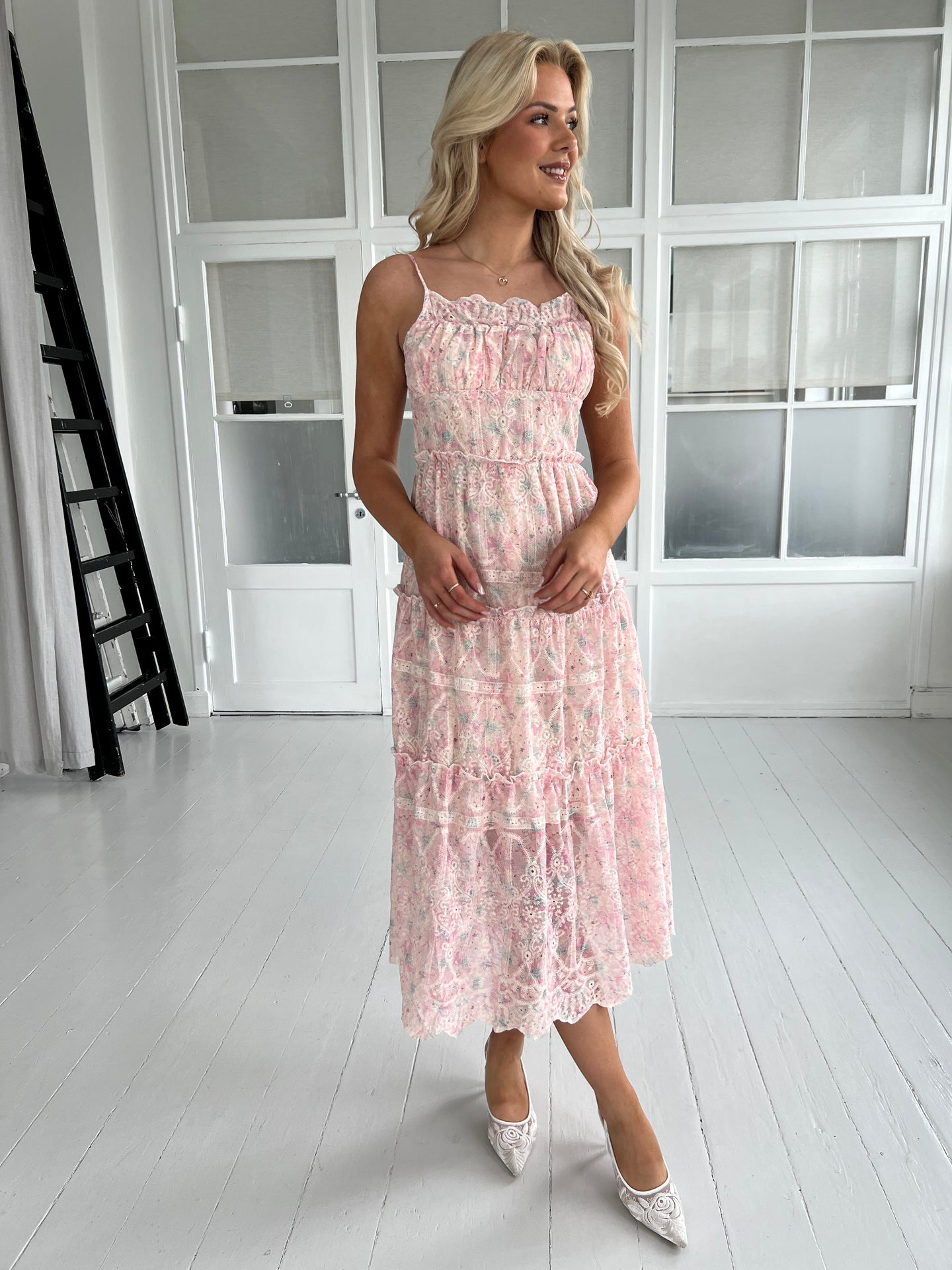 Its may pink flower dress