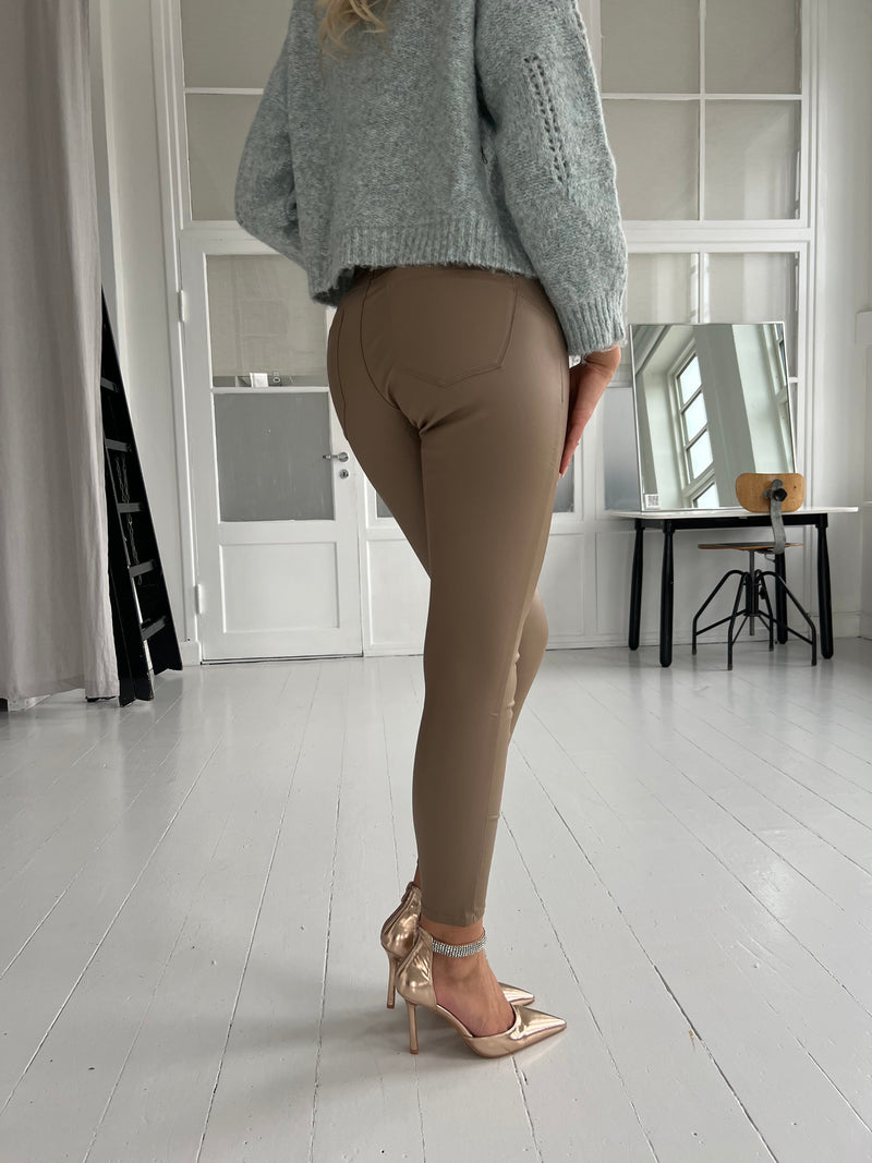 Ana & Lucy taupe push up pants