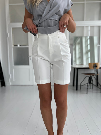 Attentif hvide shorts