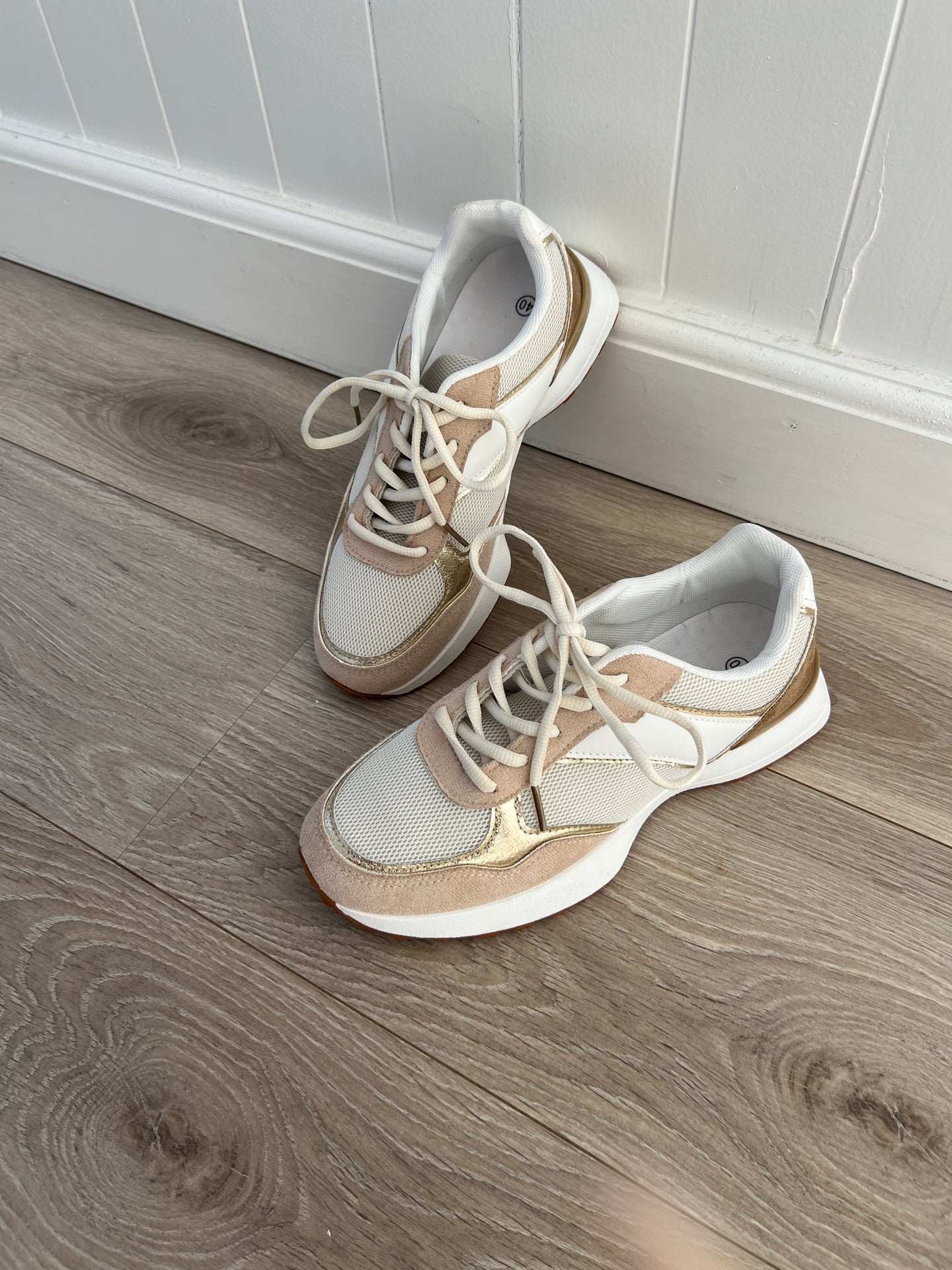 Joia camel sneakers