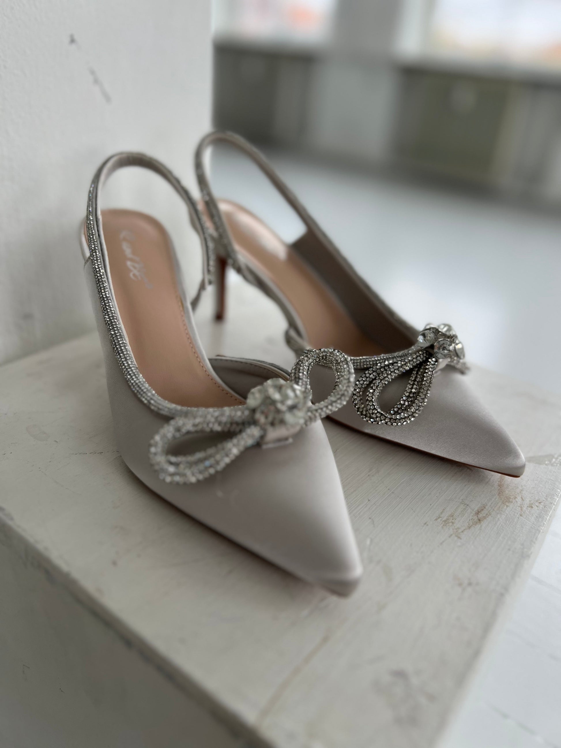 RandBe silver bow heels (611) fra webshoppen Aaberg Copenhagen