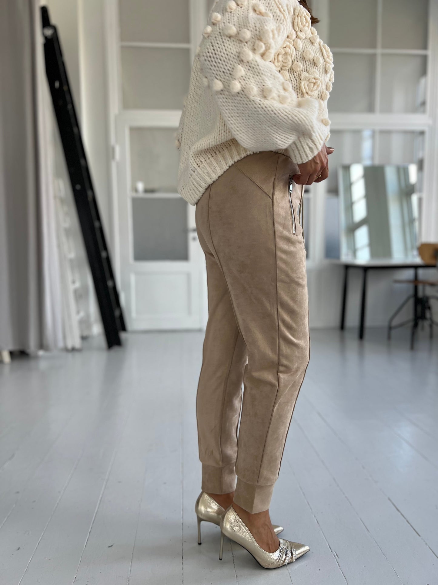 LM beige nubuck pants