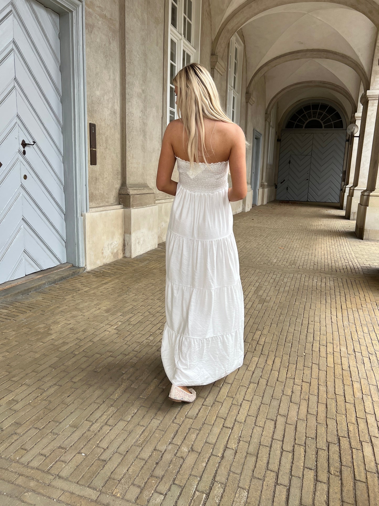 Syma white summer dress