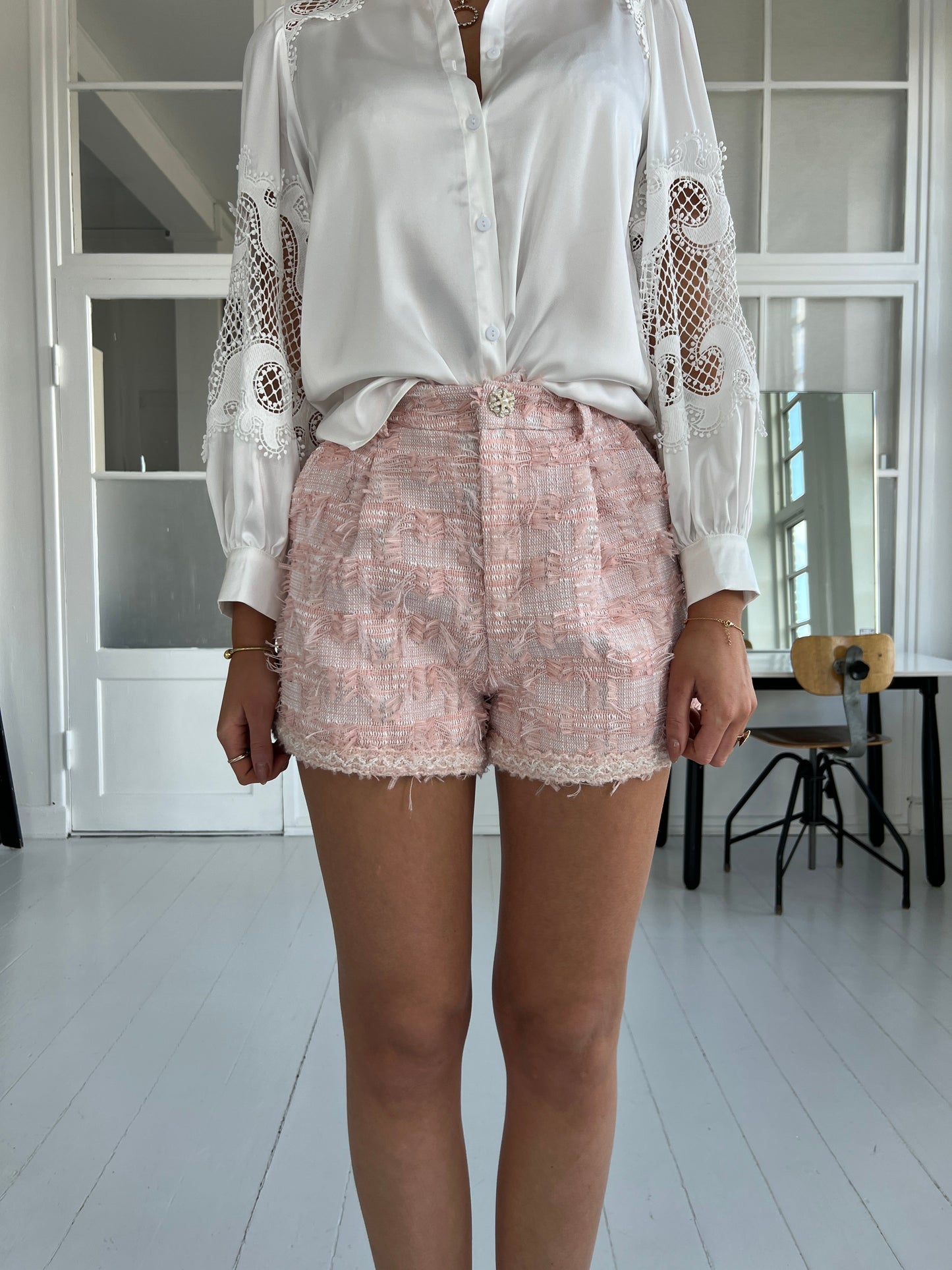 Elli boucle shorts - white