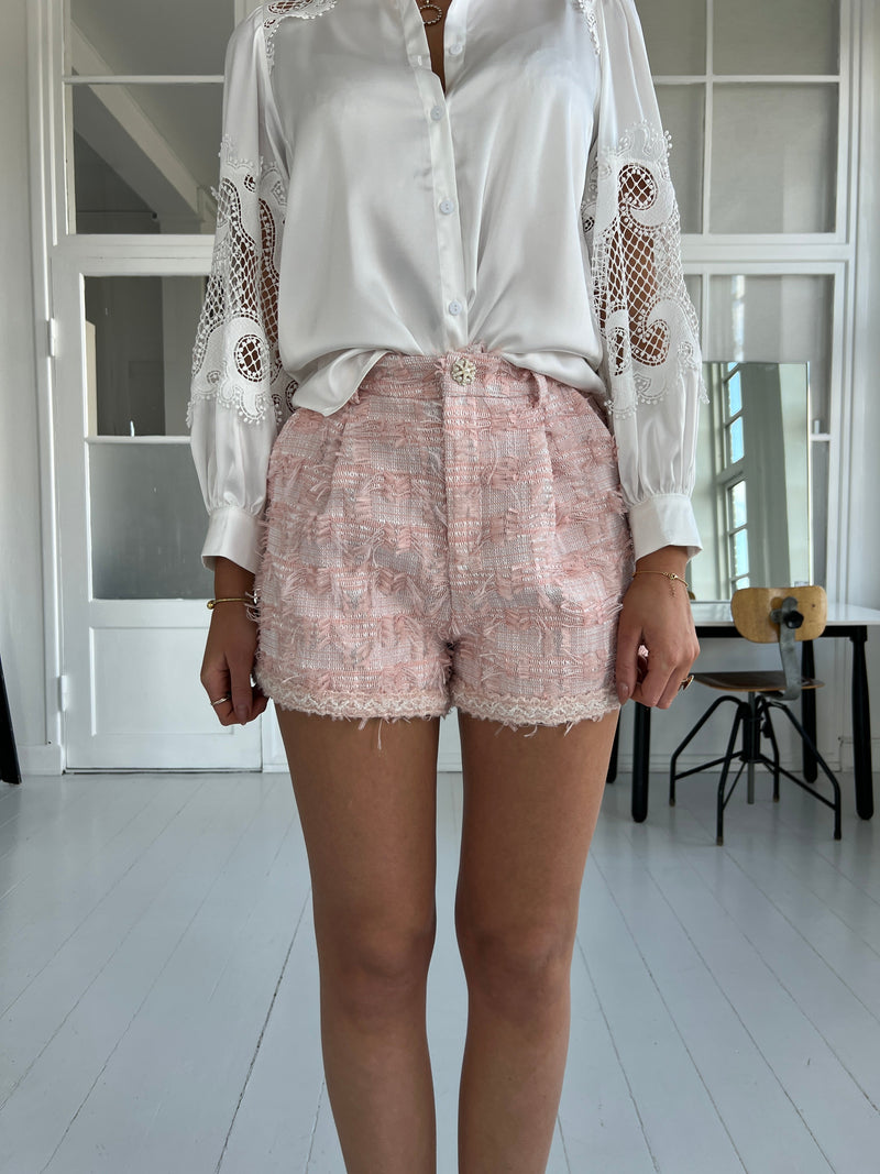 Elli white rosa boucle shorts