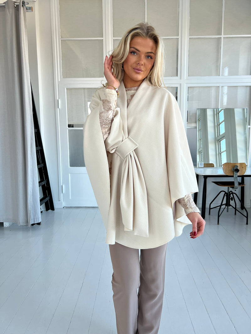 Issyma beige poncho (1485)