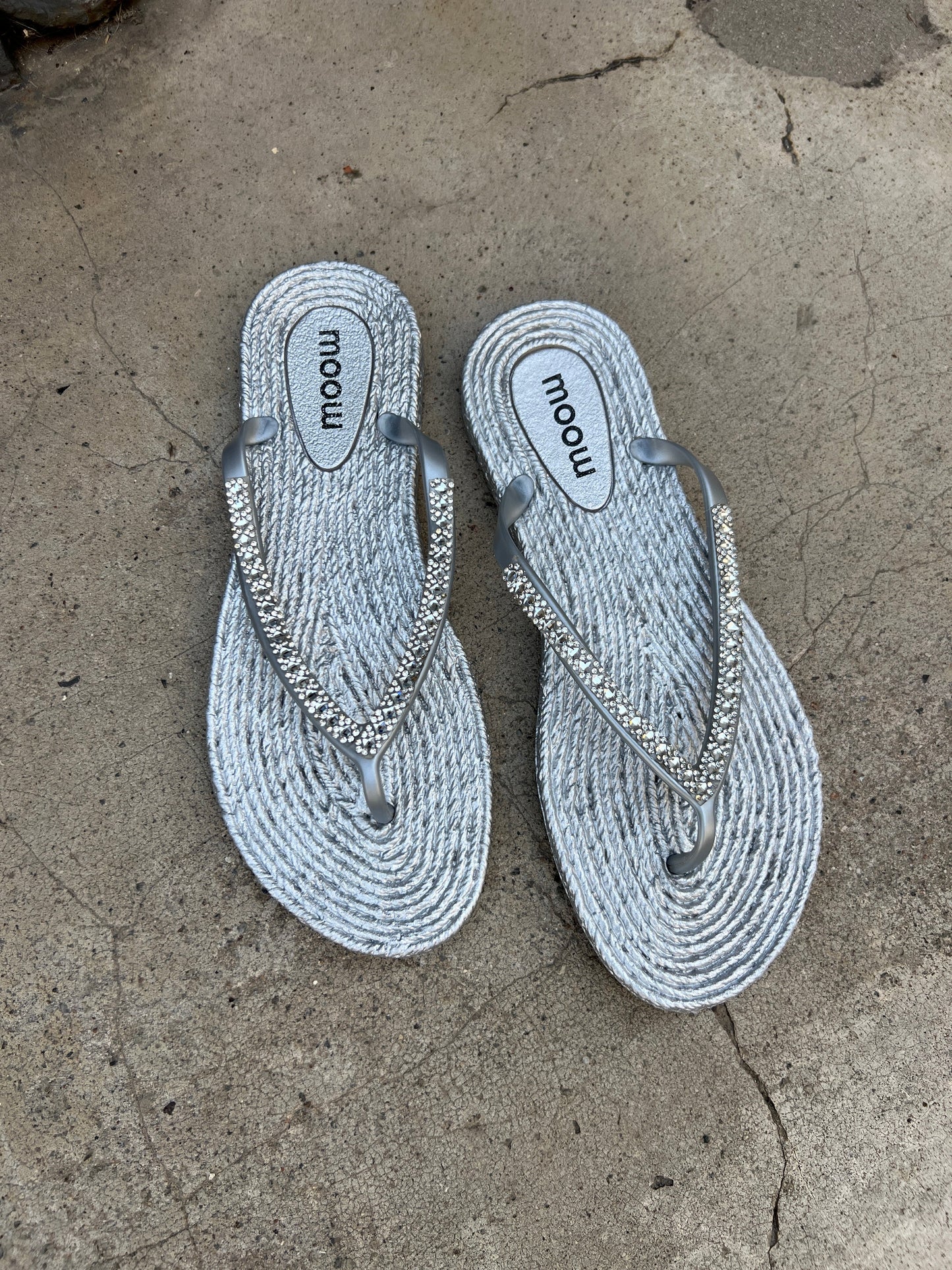 Moow silver flip flop