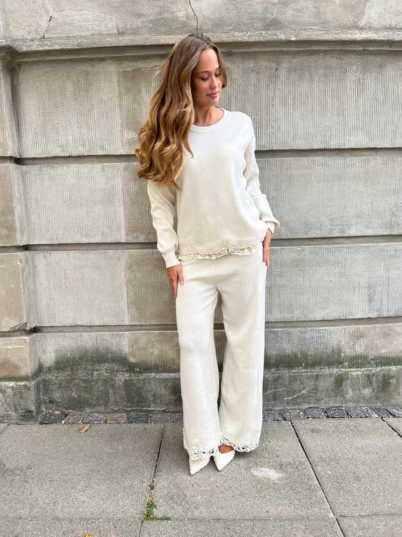 May beige knit set