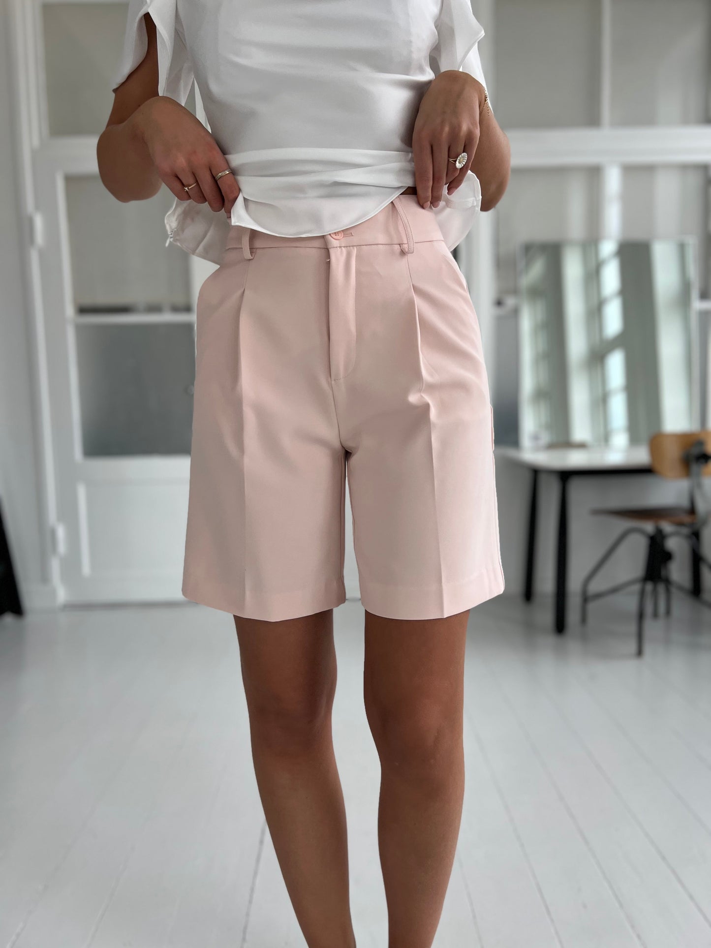 Attentif rose shorts