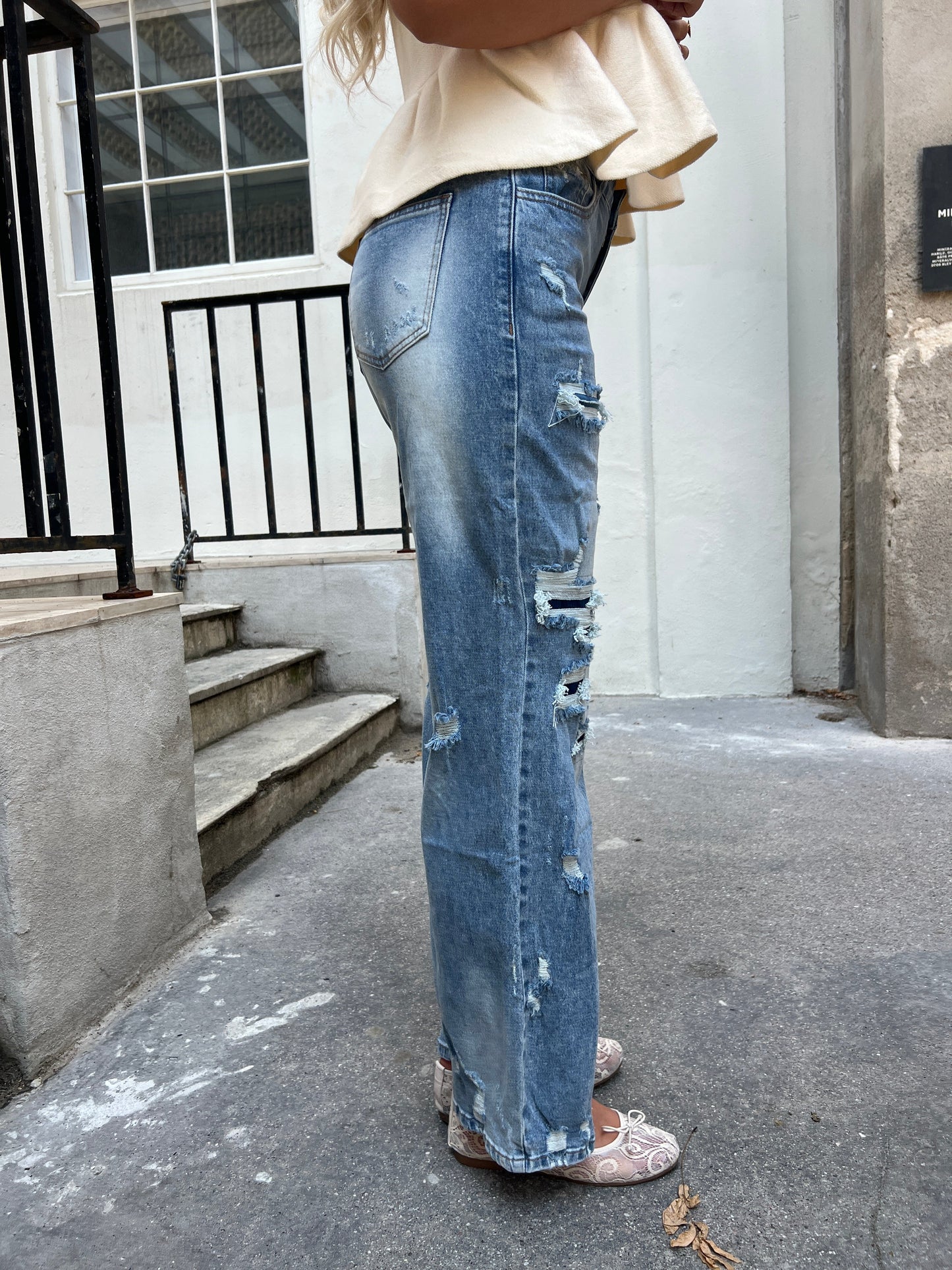 Laulia ripped dad jeans fra webshoppen Aaberg Copenhagen
