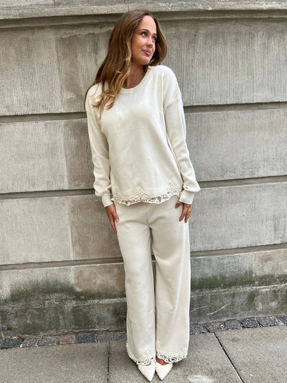 May beige knit