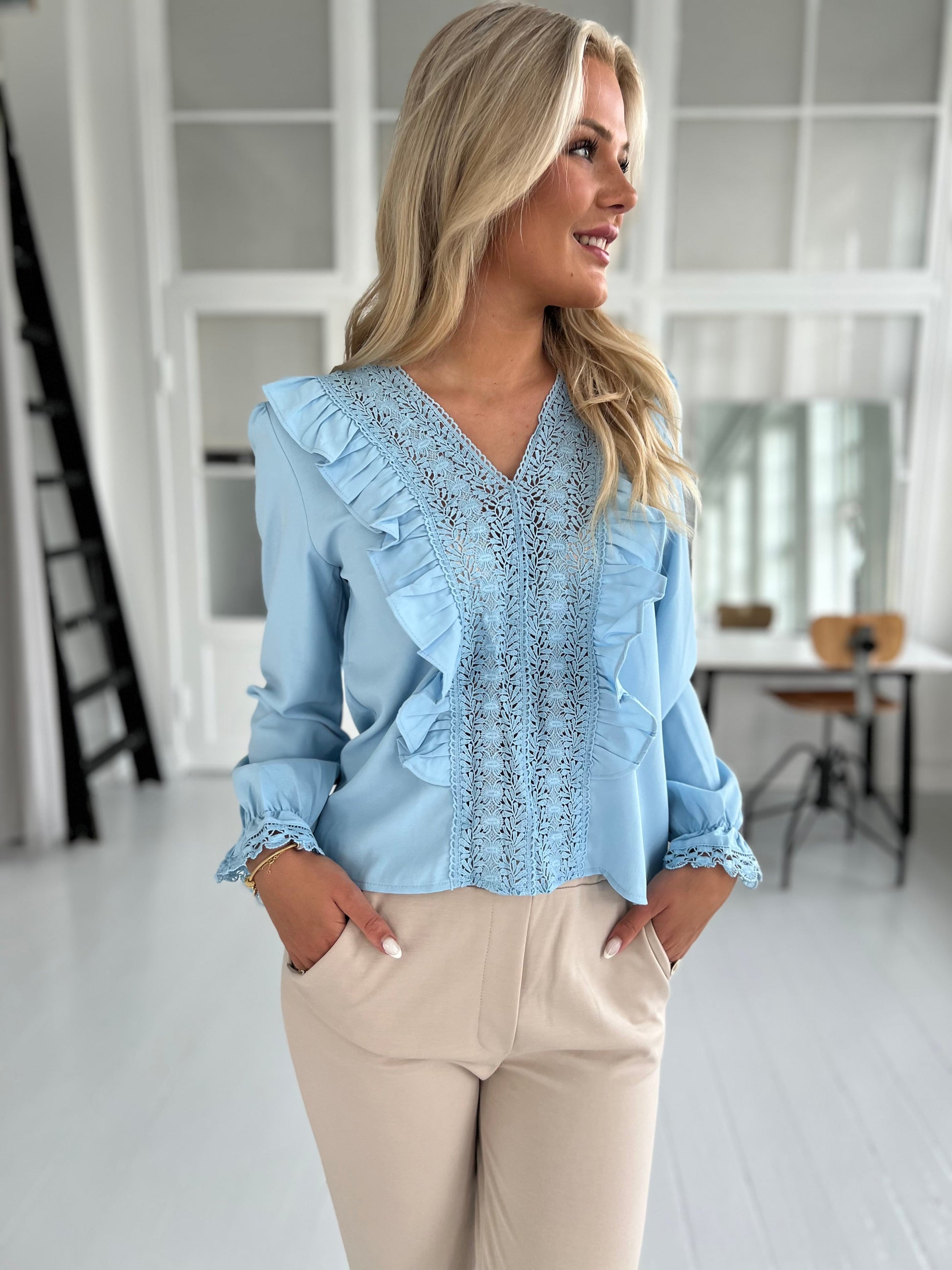 Lusabelle blue lace blouse (9611)-Bluse, bluser, skjorter-Åberg CPH-Åberg Copenhagen DK