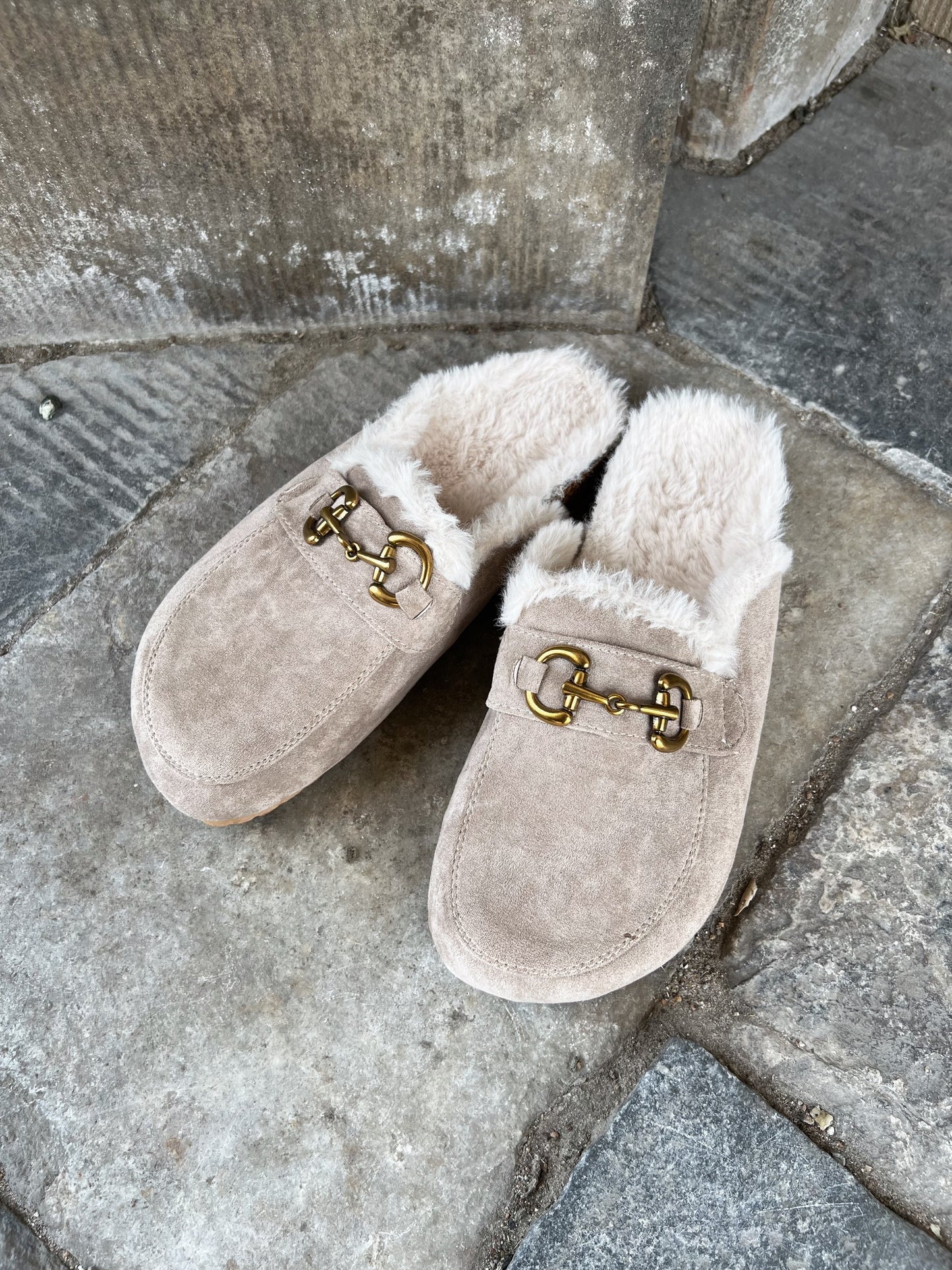 Marquiz beige fur slippers (6669)