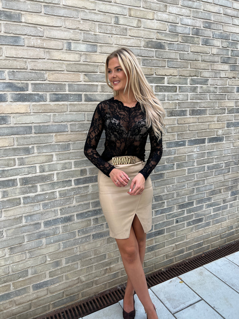 Fleur sort lace top