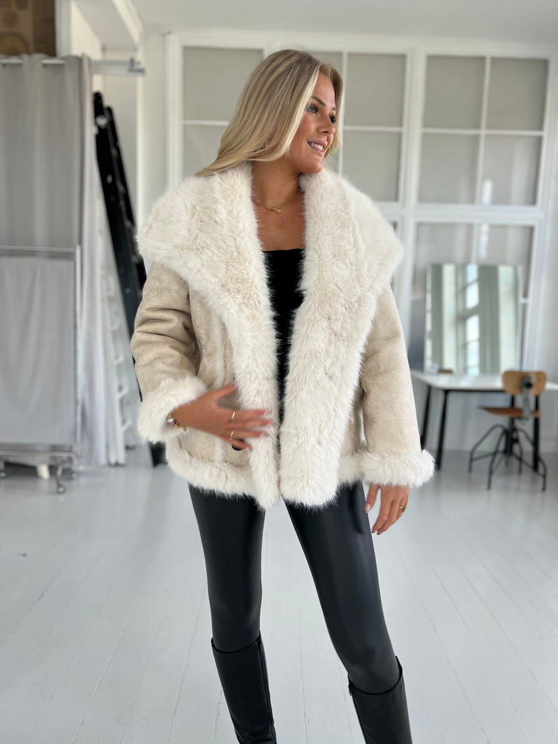 Flam beige faux fur jakke (2213)-jakke-Aaberg Copenhagen