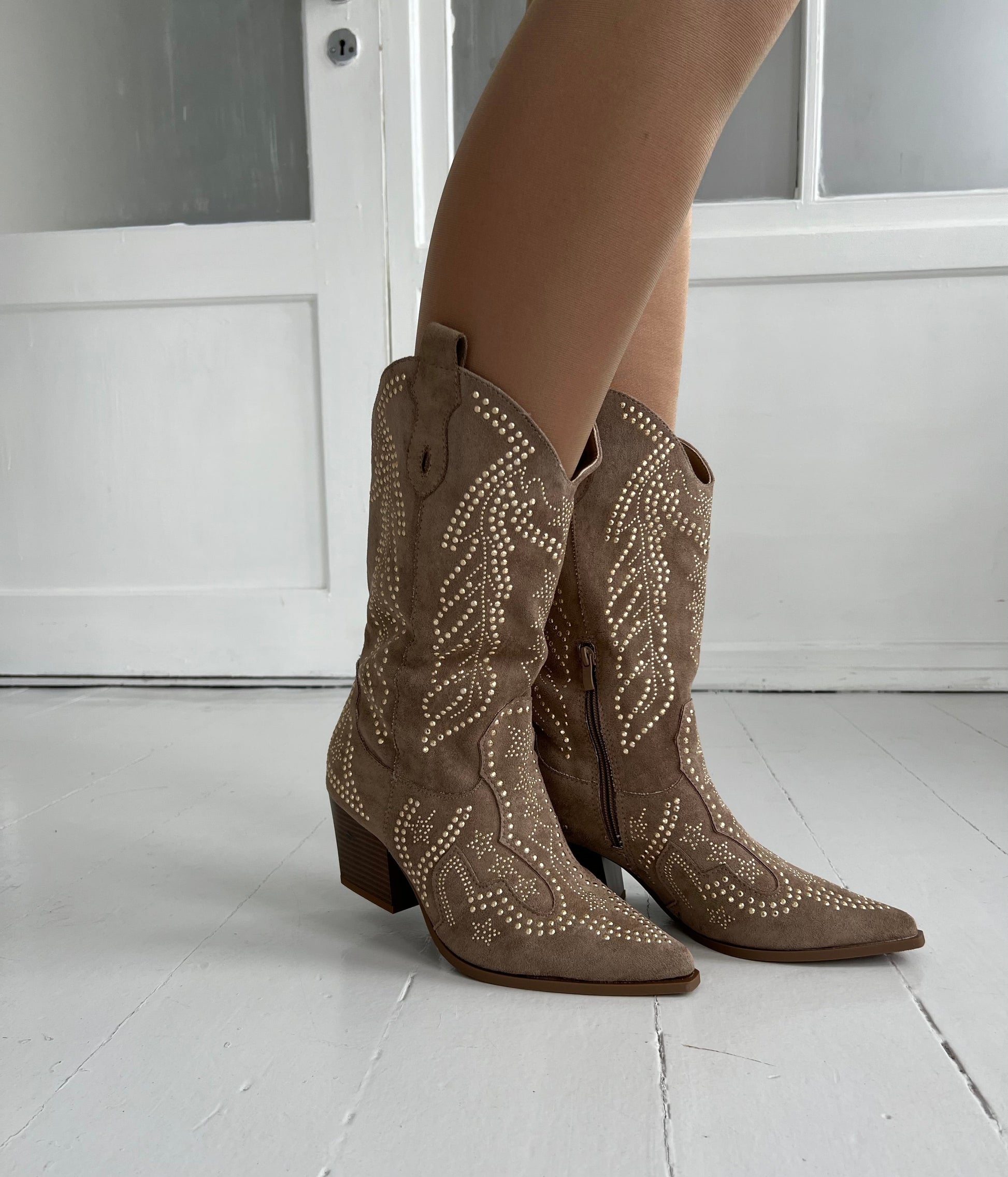 Ideal khaki rhinestone boot (7615) - Fremviser spids snude - fra webshoppen Aaberg Copenhagen