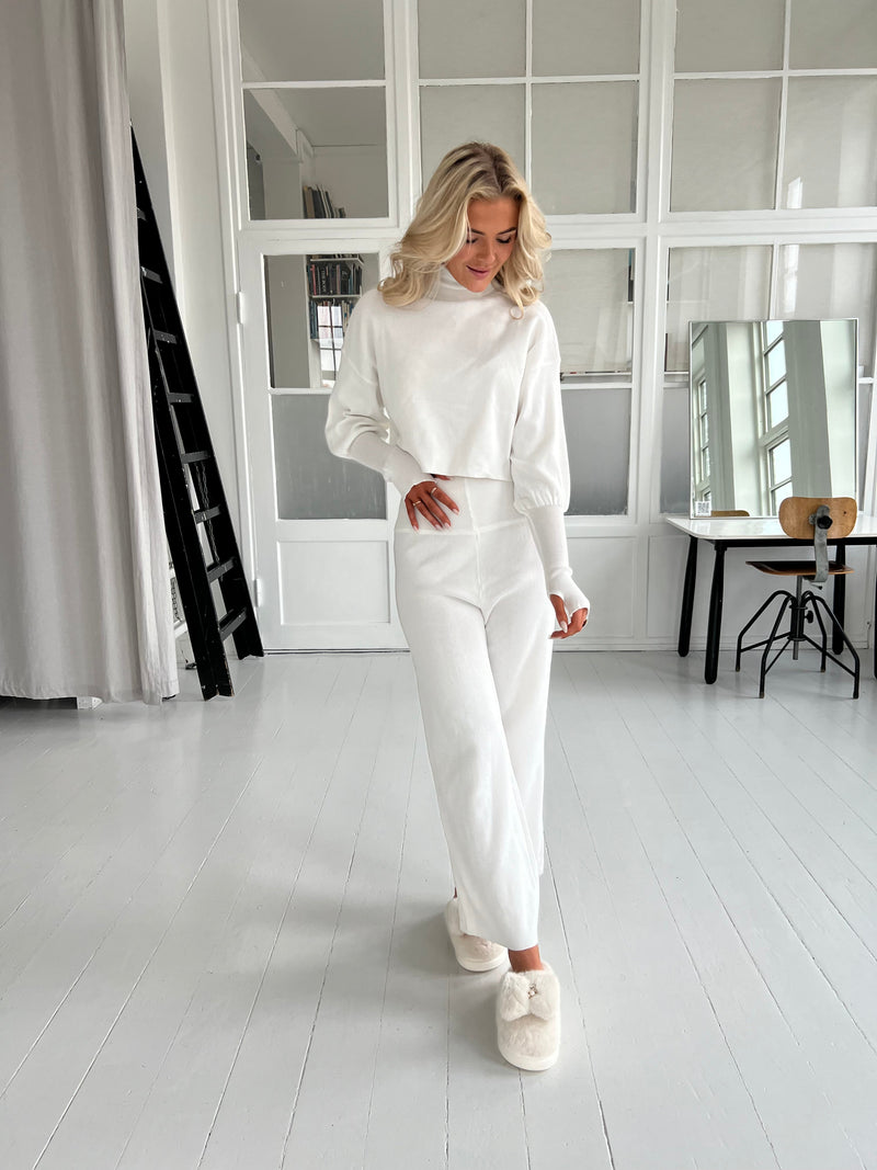 Louloa white knit set