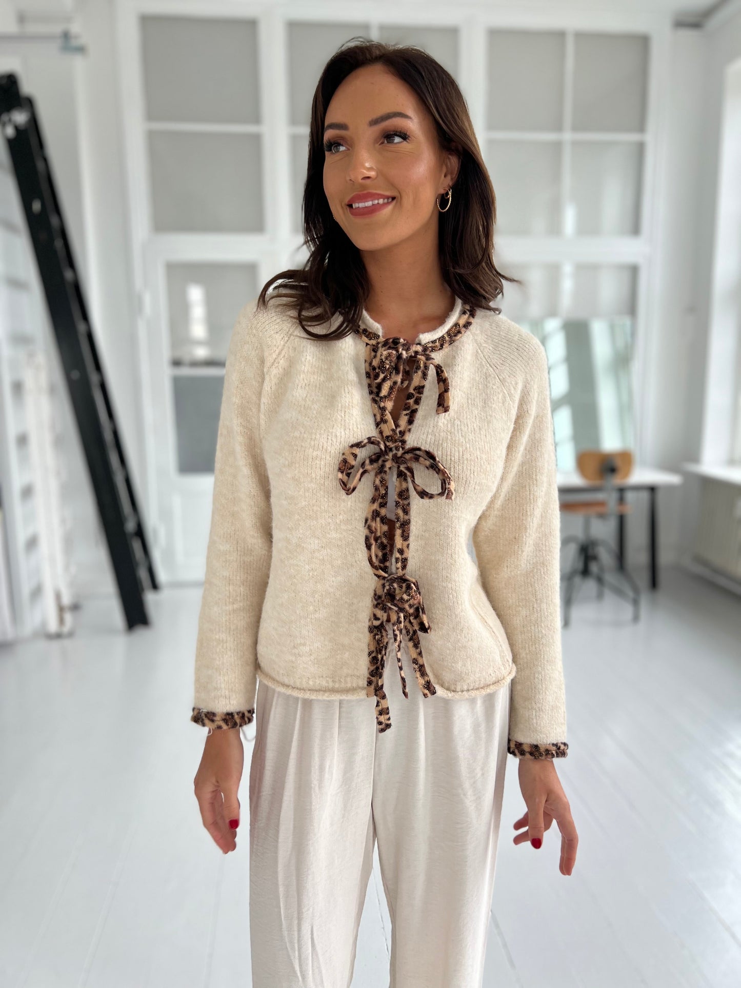 Azaka beige leopard cardigan ( 8274)