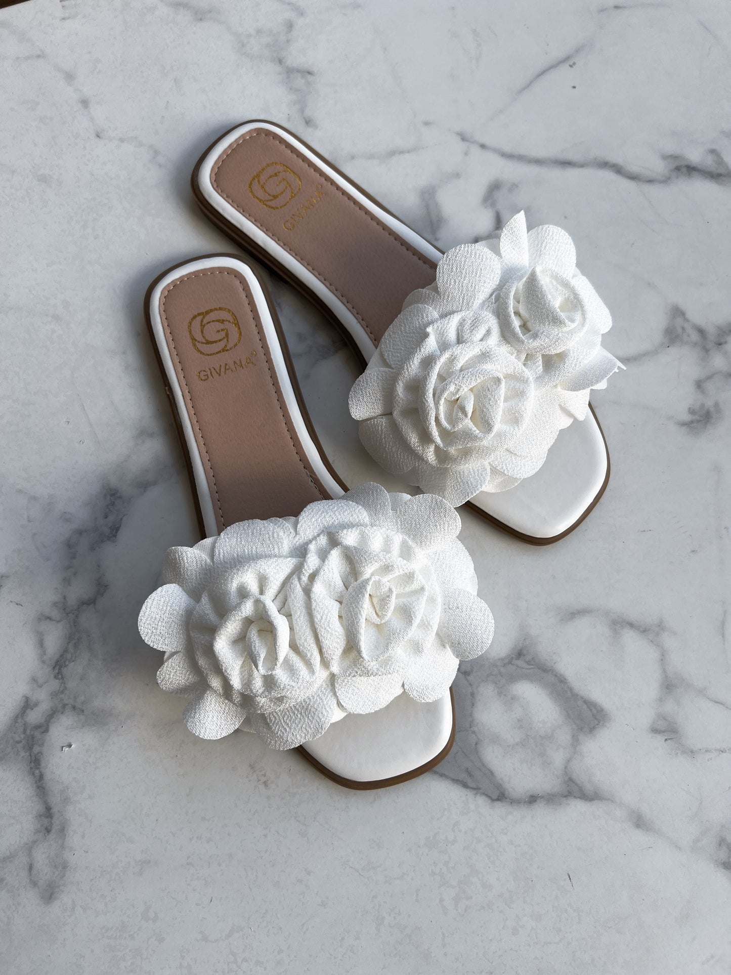 Givana white flower sandal