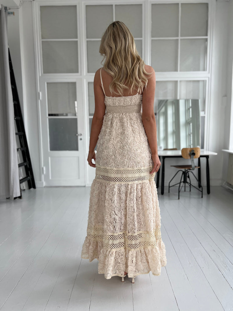 Flam beige  lace dress