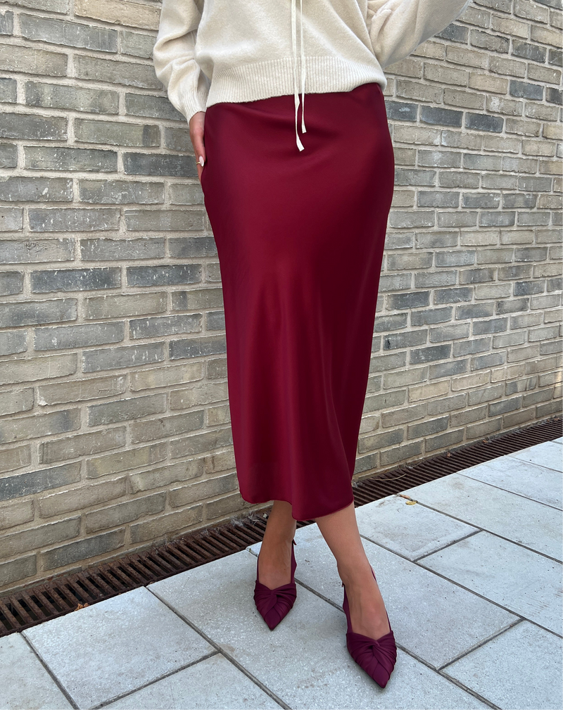 Emma bordeaux skirt