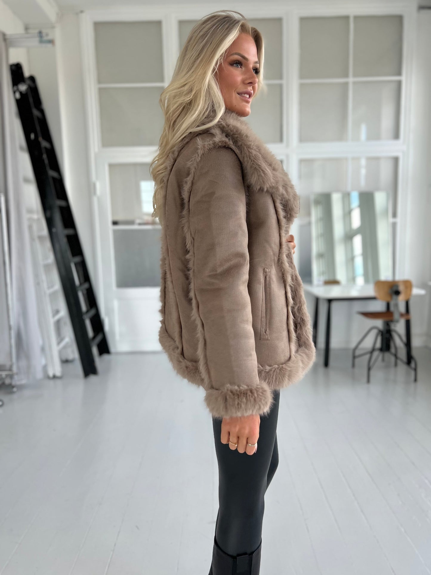 Flam taupe faux fur jakke (2213)