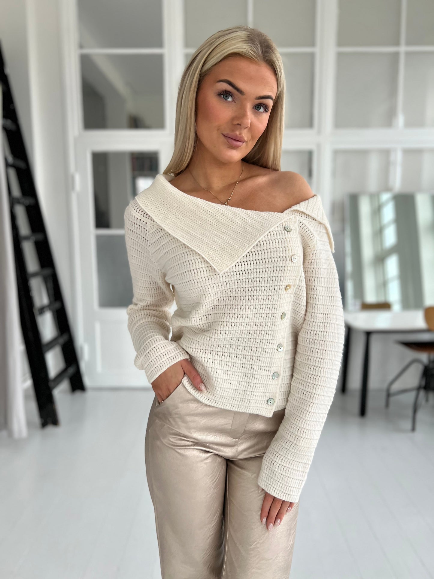 Azaka beige knit (9232)