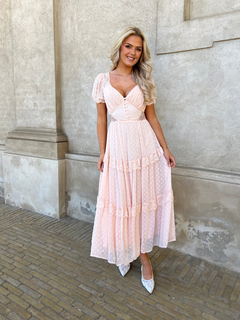 Lily McBee peachy dress fra webshoppen Aaberg Copenhagen