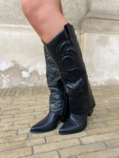 Joia high squared black boot
