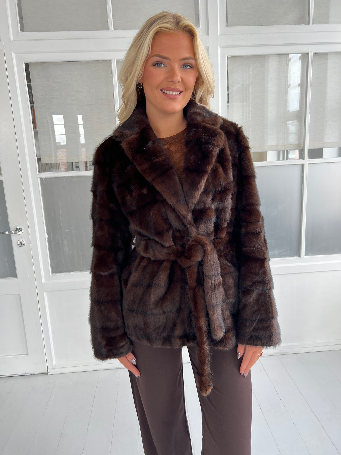 Flam marron jacket fra webshoppen Aaberg Copenhagen