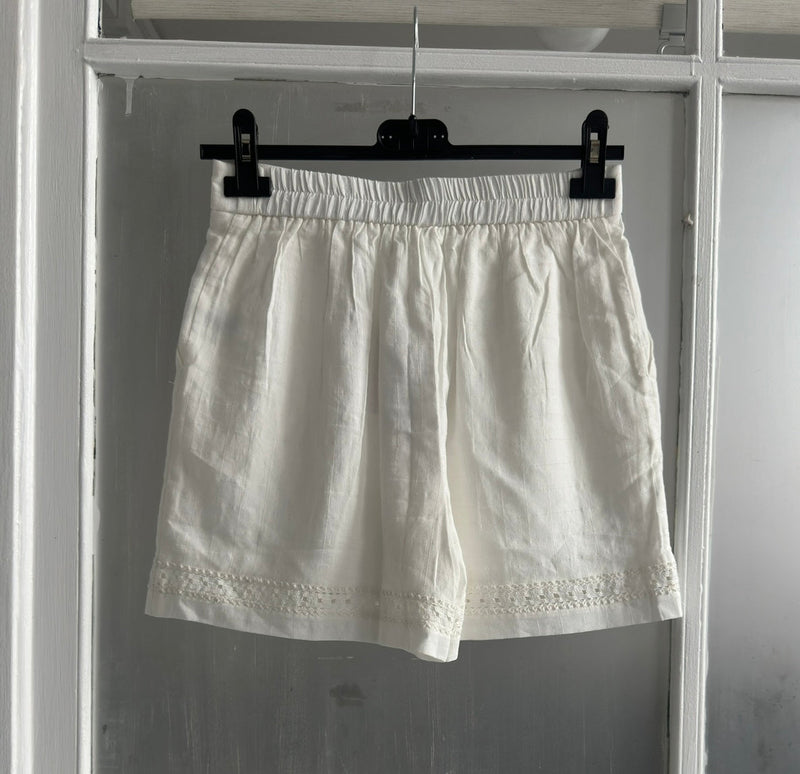 Majolica white shorts (9822)