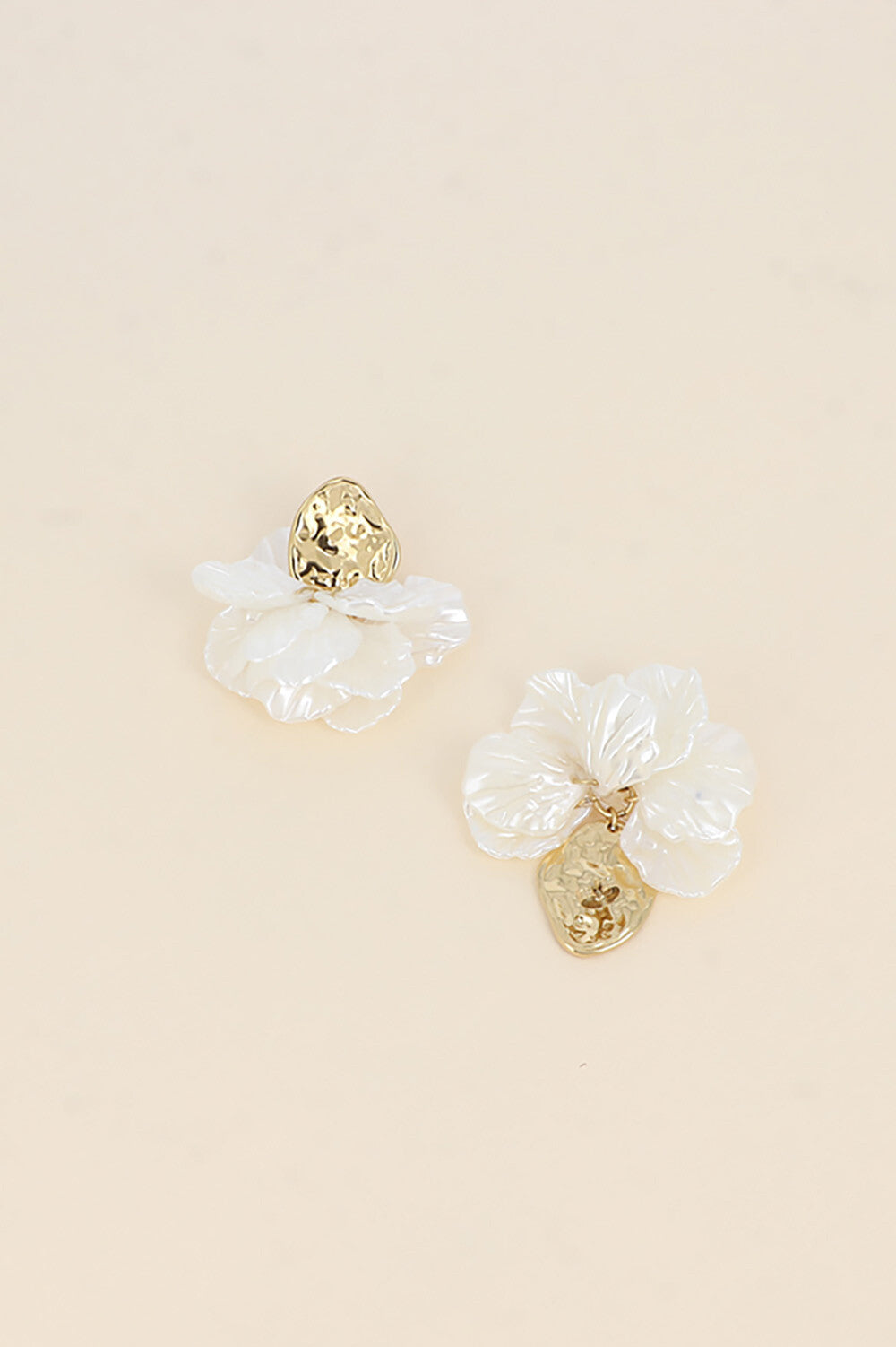 Bohm Pendant curls earring fra webshoppen Aaberg Copenhagen